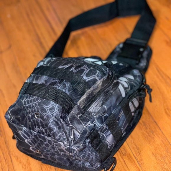 Black python print
Tactical Shoulder Bag Carrier 🇺🇸🇺🇸✅✅✅ - Picture 5 of 6